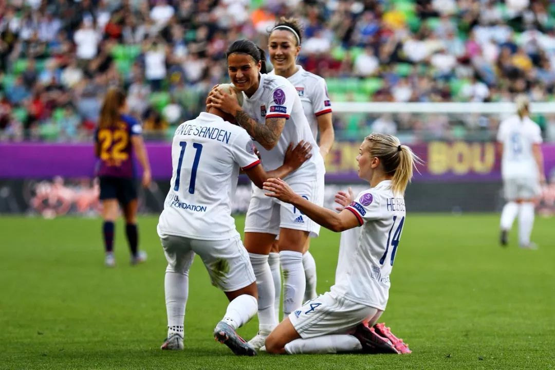  里昂女足四连冠创历史新纪录  