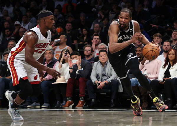  阿德巴约两双热火复仇雄鹿  