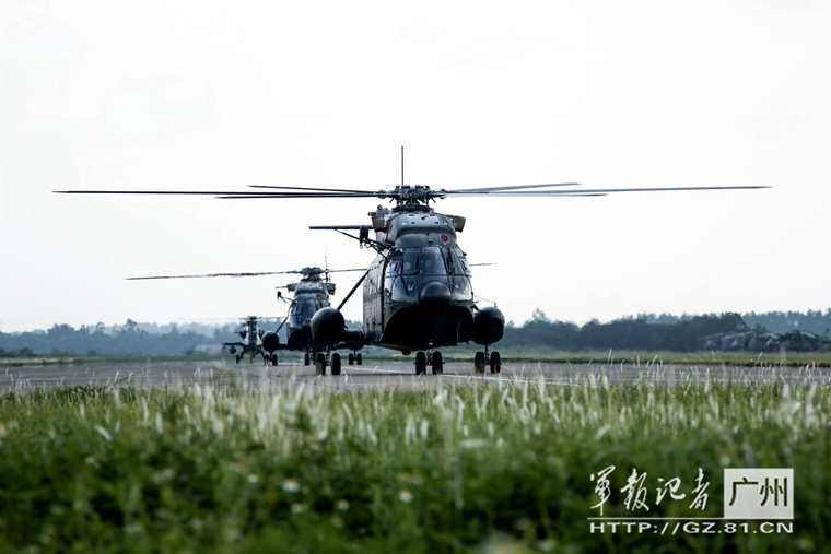  灰熊莫兰特驾驶直升机惊魂未伤及骨头  