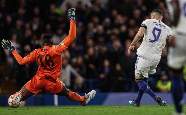  拉齐奥门将超级失误，萨维奇吊射羞辱十指关  