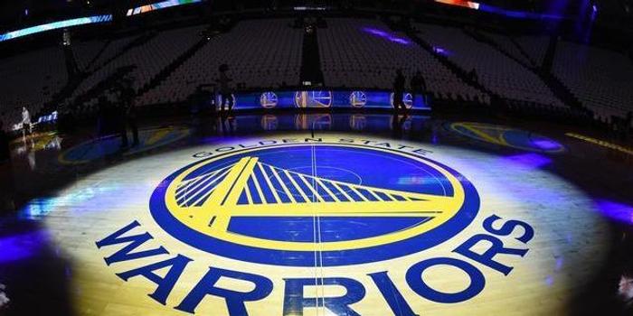  雷恩主场灯光故障比赛中断十分钟  