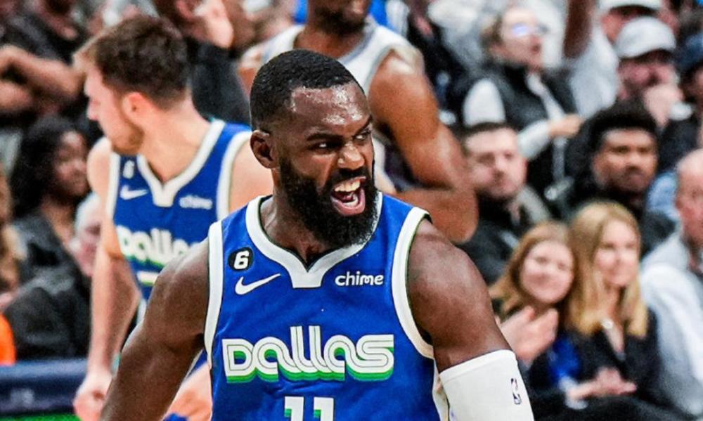  欧文末节爆发独行侠连胜  